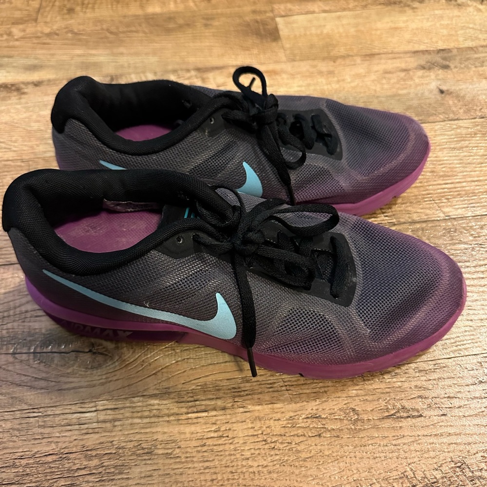 Women’s Nike Air Max Sequent, Purple, size 7